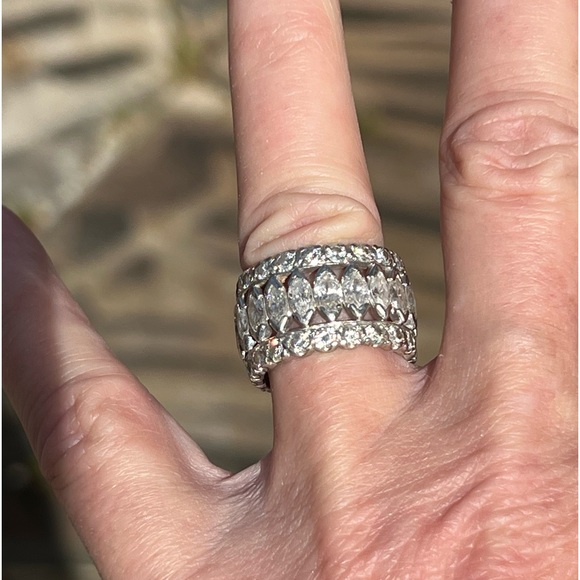 6 carat eternity band. Best trade ever milena123456 - Picture 2 of 8